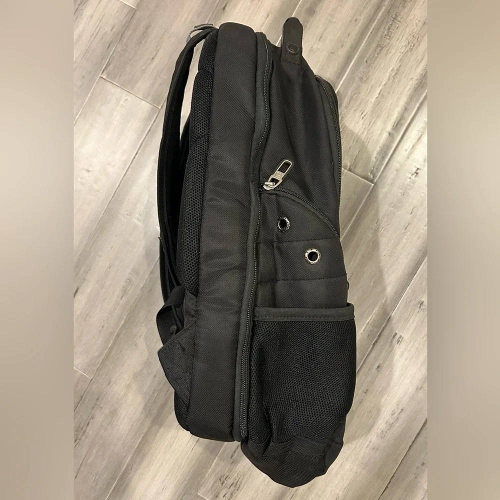 SWISSGEAR ScanSmart Backpack - Picture 5 of 8